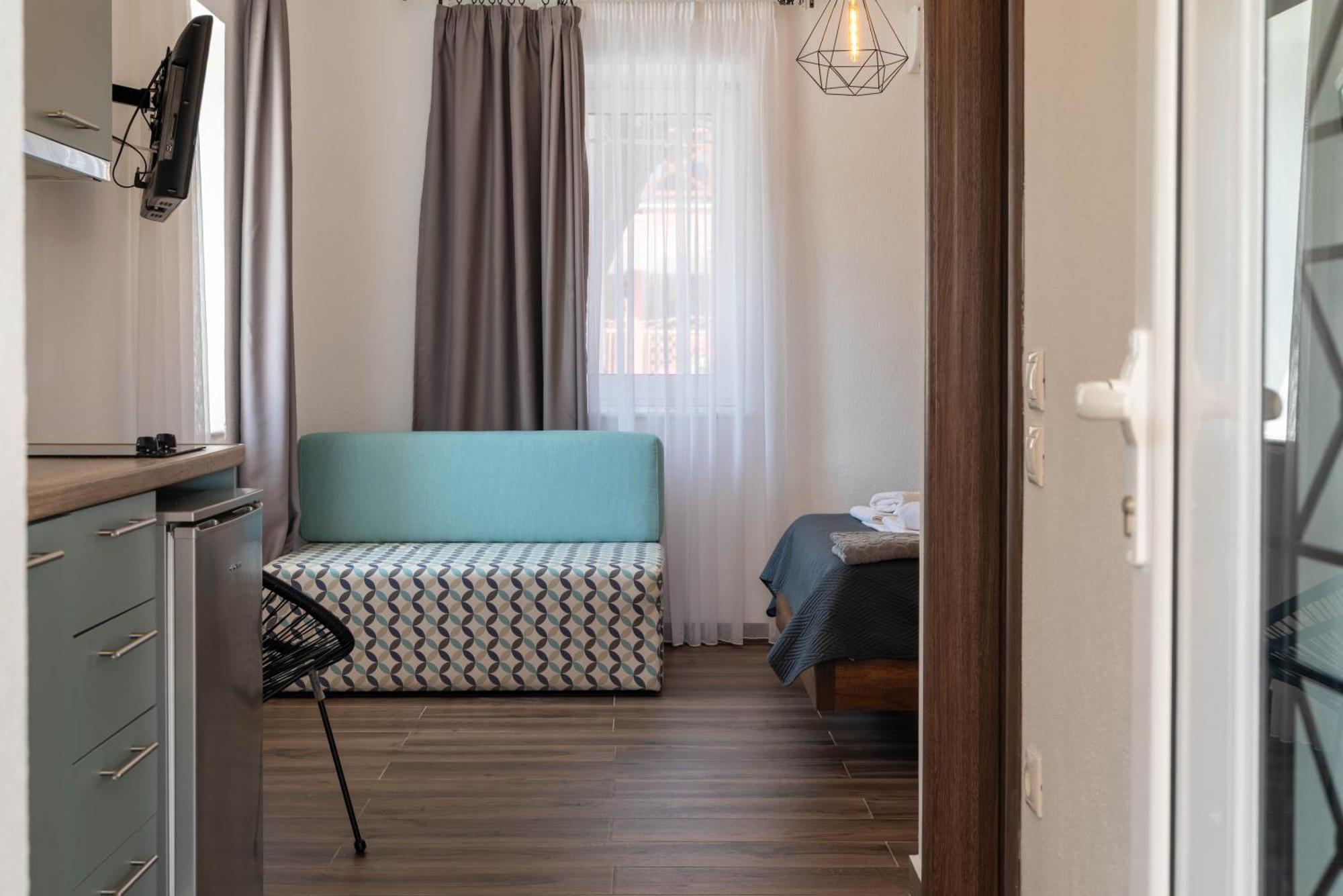 נאה רודה Aigli Luxury Studios מראה חיצוני תמונה