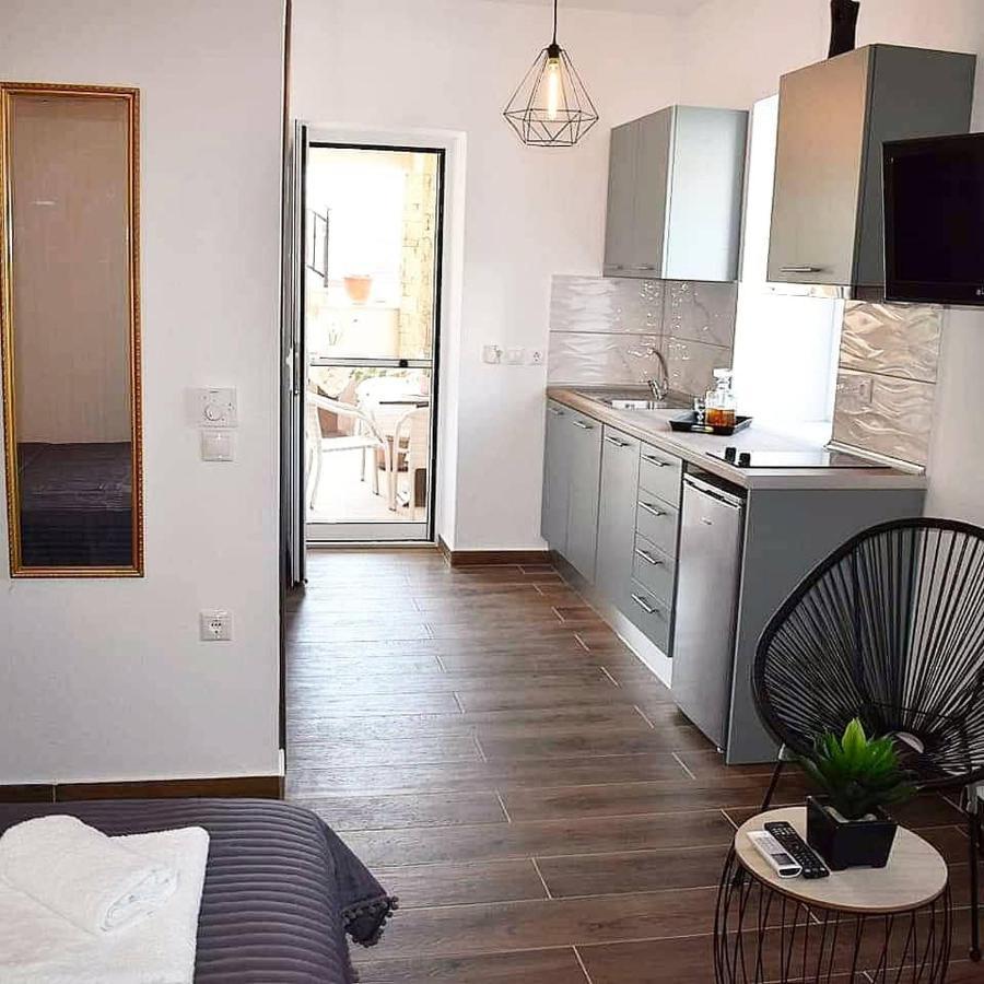 נאה רודה Aigli Luxury Studios מראה חיצוני תמונה
